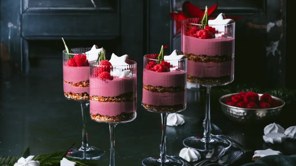 Raspberry-Cinnamon Star Dessert: A Valentine’s Delight for Him