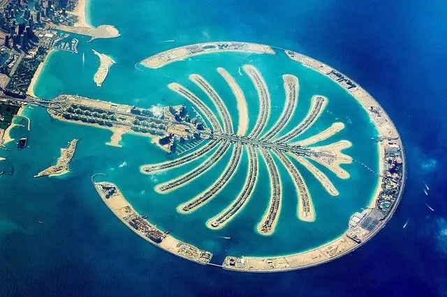 Palm Jumeirah alt text