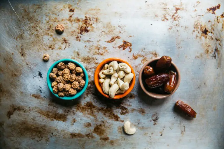 cashew, date ,nuts