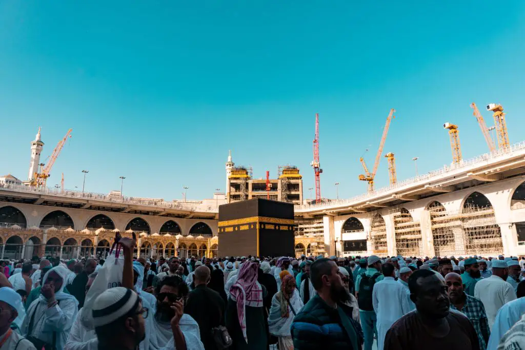 The Importance of Giving Charity in Ramadan & How to Do It Right