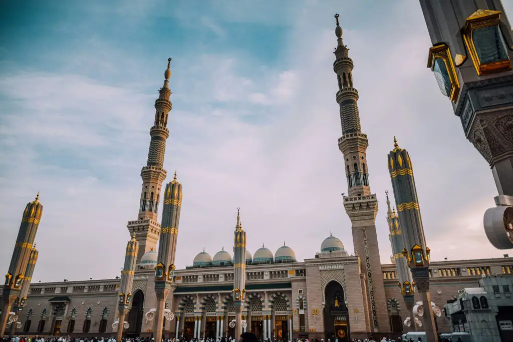 8 Powerful Ways to Supercharge Your Last 10 Days of Ramadan!