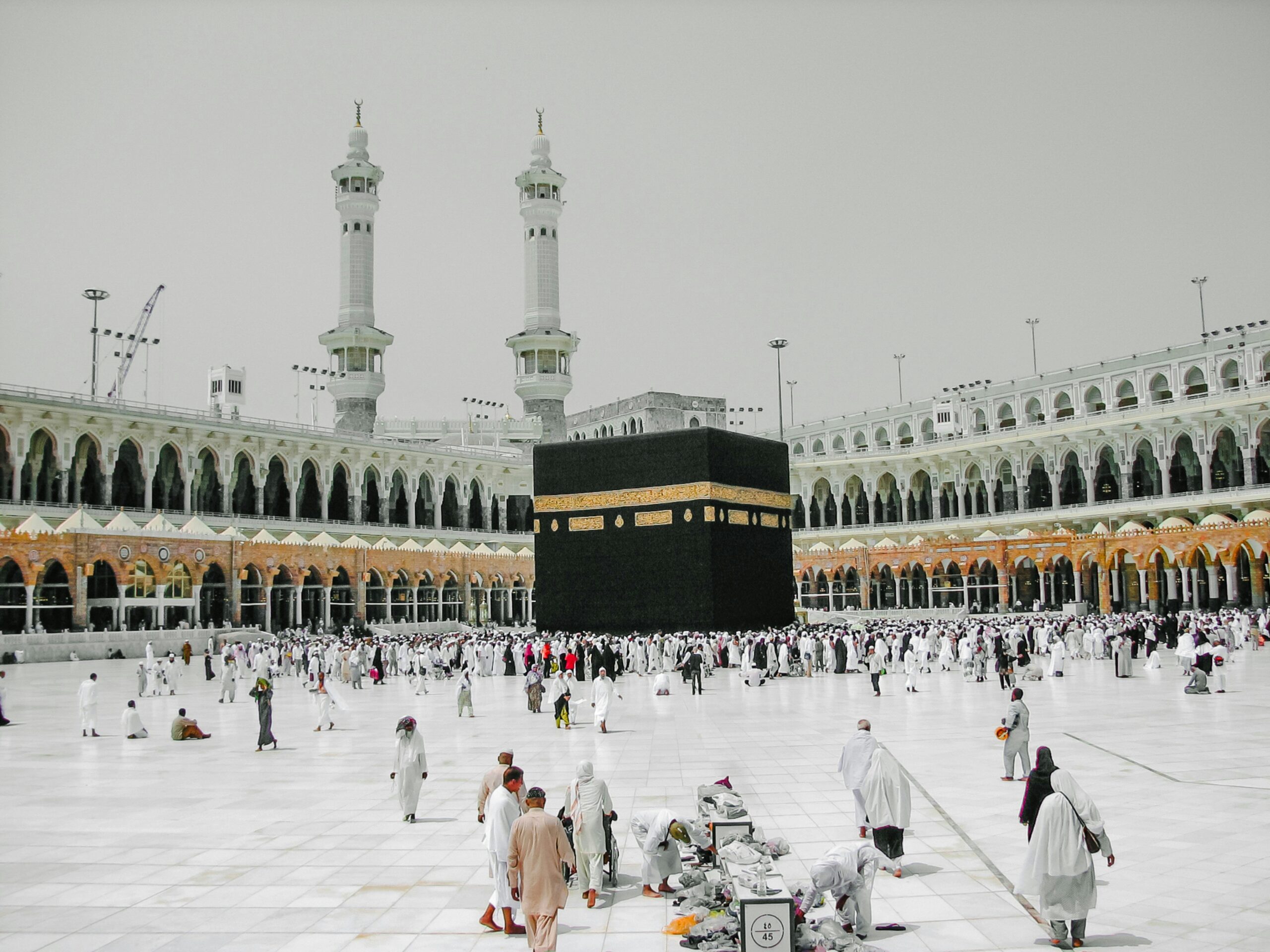 Over 67,000 Pakistani Pilgrims Risk Missing Hajj 2025 Due to Private Operator Mismanagement